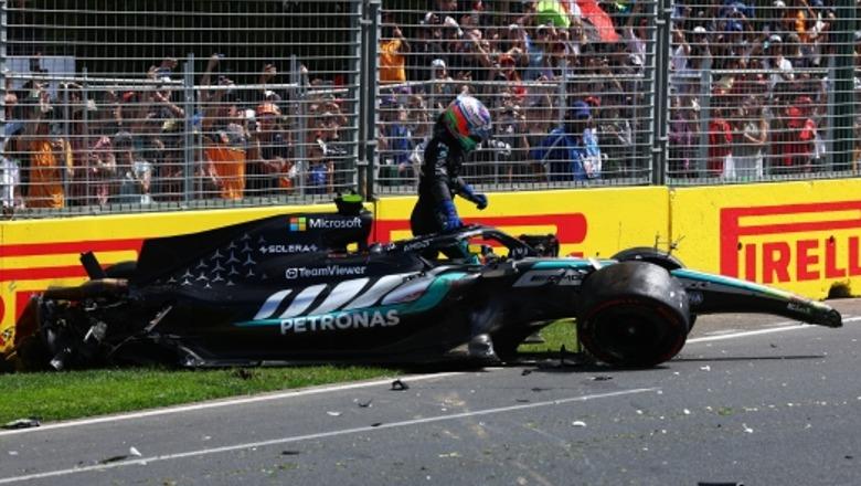 VIDEO/ Mrekullia e Mercedesit me Kimi Antonellin, italiani shkatërroi makinën në pistë! Mekanikët e dërguan në vendin e dytë