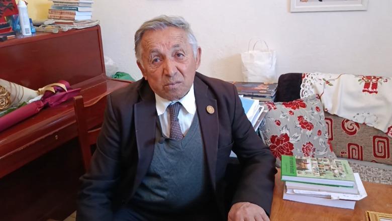 38 vite në arsim, ish-mësuesi nga Kurbini feston 7 Marsin: Mësuesi dikur kishte më shumë autoritet