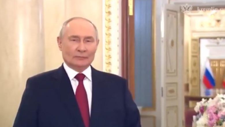 Urimi i Putin për 8 Marsin bëhet viral! Stafi i tij poston klipin e paedituar në rrjetet sociale ndërkohë që Presidenti kollitet (VIDEO)