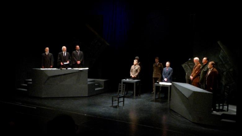 “Drejtësi në Nuremberg”, Arben Kumbaro sjell shfaqjen në TK