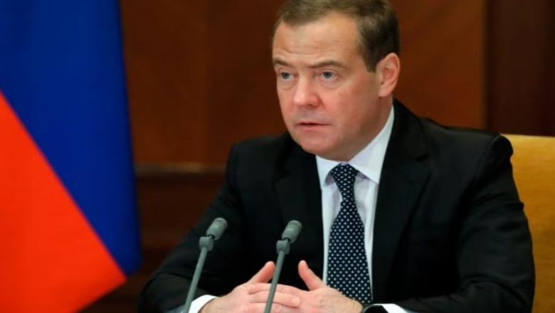 Ish-Presidenti rus Medvedev: Agresioni i armatosur kundër Iranit është sulm frikacak dhe i paprovokuar