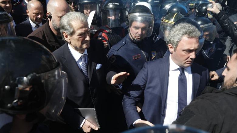 Nga prezenca e Ramës, te ovacionet e opozitës, Kuvendi sot nëpërmjet fotove! Balla ruhej nga Garda, jashtë protestë kundër Ballukut