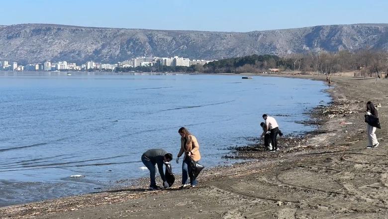 Lezha nis përgatitjet për sezonin turistik, aksion pastrimi në zonën bregdetare të Shëngjinit