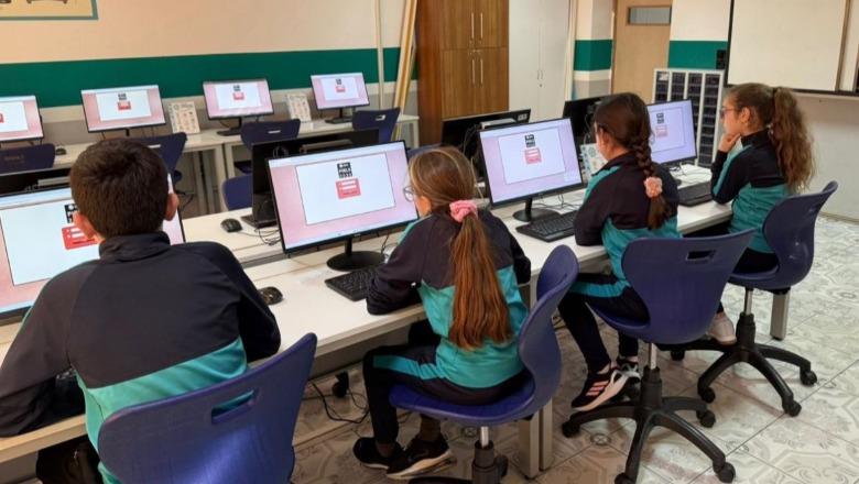 Ministrja Kumbaro: Në 180 shkolla të vendit ka nisur vlerësimi ndërkombëtar PIRLS, mat aftësitë në të kuptuarit e leximit për nxënësit