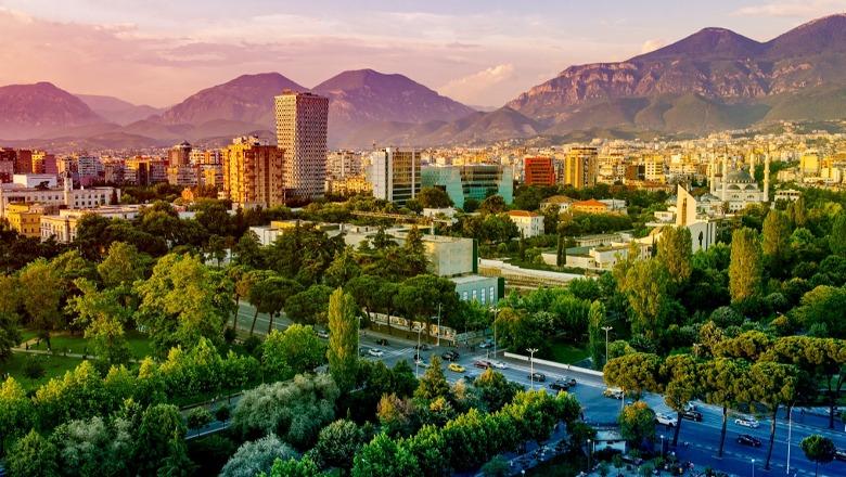  Instituti Mbretëror i Arkitektëve Britanikë vlerëson kryeministrin Edi Rama për transformimin e Tiranës, RIBA: Riktheu hapësirat publike dhe shtoi zonat e gjelbra 