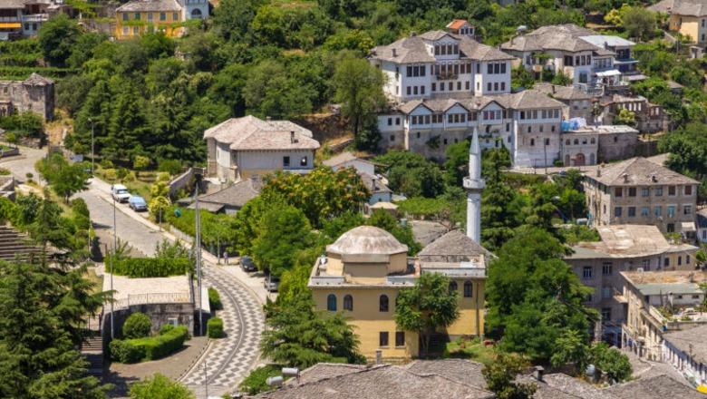 Gjirokastra në pranverë, çfarë mund të vizitoni në qytetin e gurit