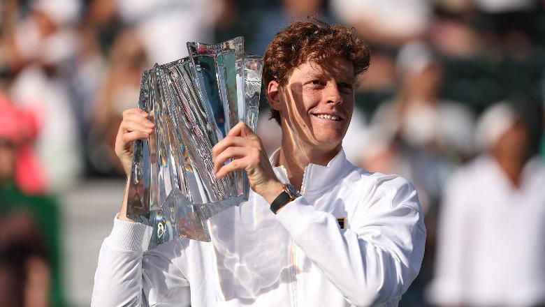 Tenis/ Jannik Sinner triumfon për herë të parë në Indian Wells, mposht rusin Medvedev dhe fiton titullin e gjashtë 'Masters 1000'