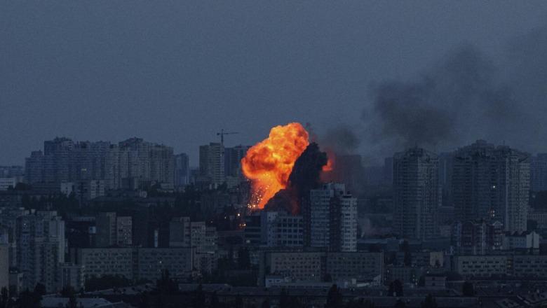 'Shuplaka' e Putinit ndaj Kievit, droni kamikaz godet në mes të ditës sheshin simbol të Ukrainës