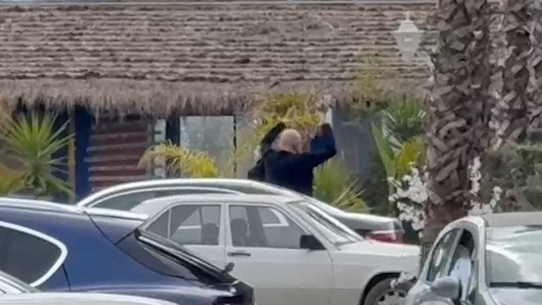 VIDEOLAJM/ Kryeministri Rama shfaqet i nervozuar në Vlorë, shenja me duar teksa diskuton me përfaqësues të PS