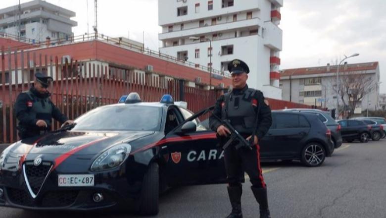 Itali/ Nuk pranonte dot ndarjen, shqiptari plagos me hanxhar bashkëshorten