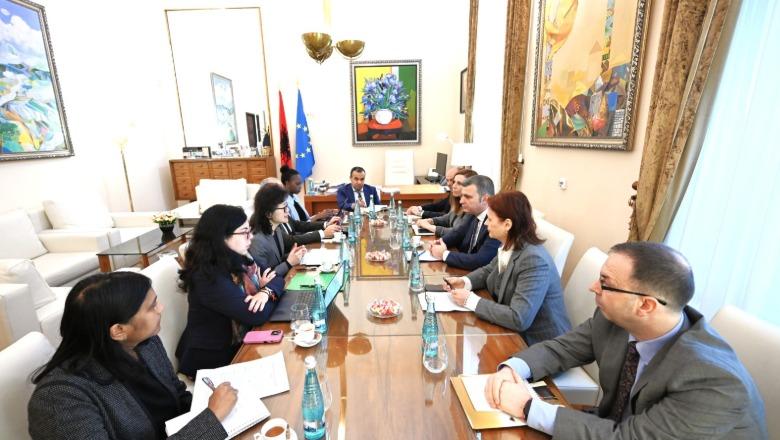 Guvernatori i BSH-së takon drejtuesit e Bankës Botërore për stabilitetin financiar dhe reformat, Sejko: Ekonomia shqiptare në trajektore pozitive zhvillimi!