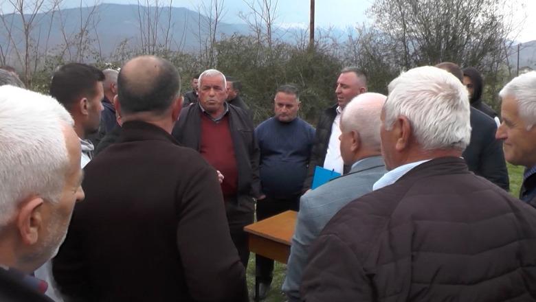 'Po në na marrin kullotat e bagëtive është njësoj si të na marrin bukën e gojës', banorët e Bulqizës kundër vendimit të bashkisë për panelet diellore