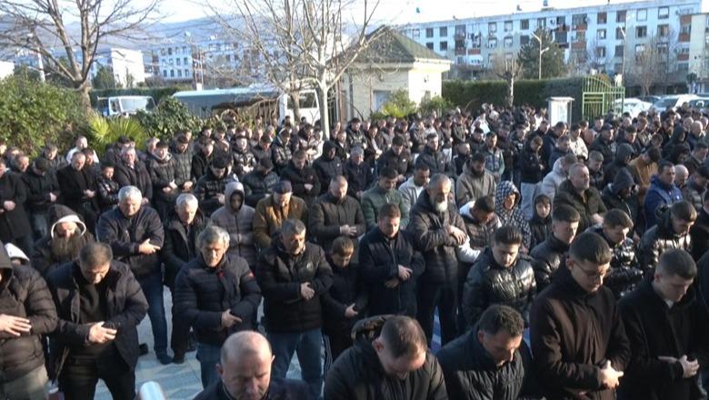 Xhamitë e Kukësit presin besimtarët për faljen e namazit të Fitër Bajramit, myftiu mesazh për reflektim, falje e afrim