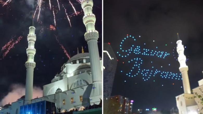 ‘Vizatime’ dronësh vezullues në qiell dhe fishekzjarrë, Balla ndan pamjet magjike mbi Xhaminë e Namazgjasë