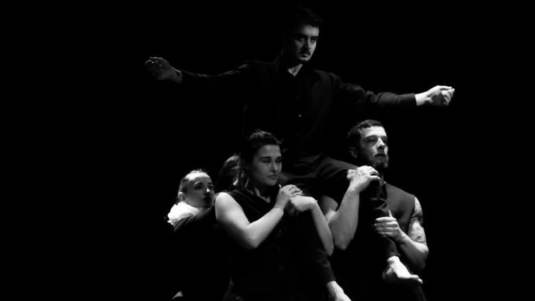 “Kaini dhe Abeli”, drama e parë njerëzore në skenën e TKEKS! Vëllavrasja biblike në skenën moderne, reflektim mbi dhunën