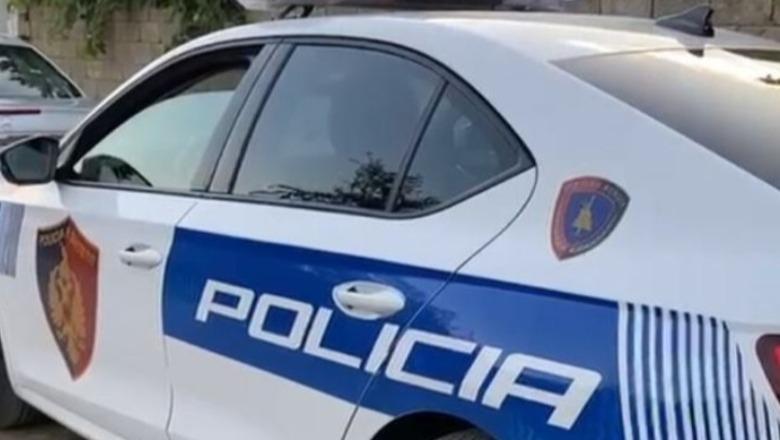 Durrës/ Shoferja përplaset me motorin e Policisë, lëndohet efektivi