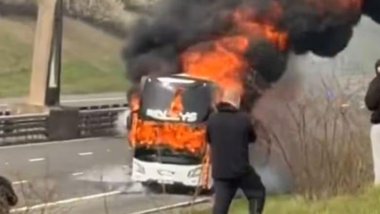 Autobusi me tifozë të Manchester City përfshihet nga flakët rrugës për në finale, evakuohen të gjithë pasagjerët