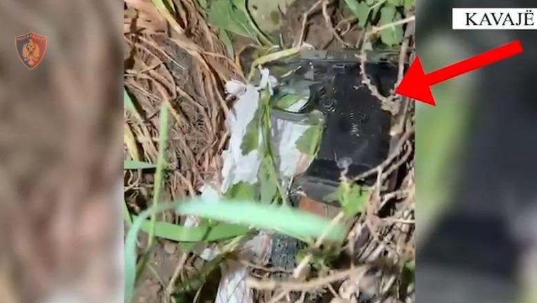 Plagosi 39-vjeçarin, përfundon shpejt arratia e 42-vjeçarit në Kavajë! Policia e arreston pas tri orësh, arma gjendet mes shkurreve