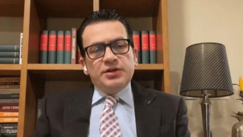 Kreshnik Spahi: Pse 'sovranisti' Berisha, i ndërron flamujt e huaj nga fryn era?