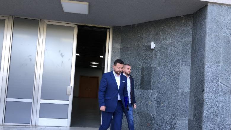 Skandal seksual, anëtari i KLP-së i çon nga zyra foto të organit gjenital denoncueses: Dua të përdor edhe lodra sek*i