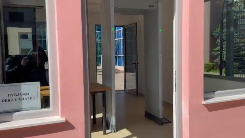 Pas vdekjes së gjyqtarit Kalaja, vihet në zbatim plani i masave të sigurisë në GJKKO! Dy skanerë për kontroll të imtësishëm