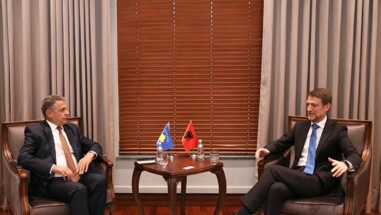 Hoxha takim me Ambasadorin Durmishi: Kosova mbetet prioritet i padiskutueshëm i Shqipërisë
