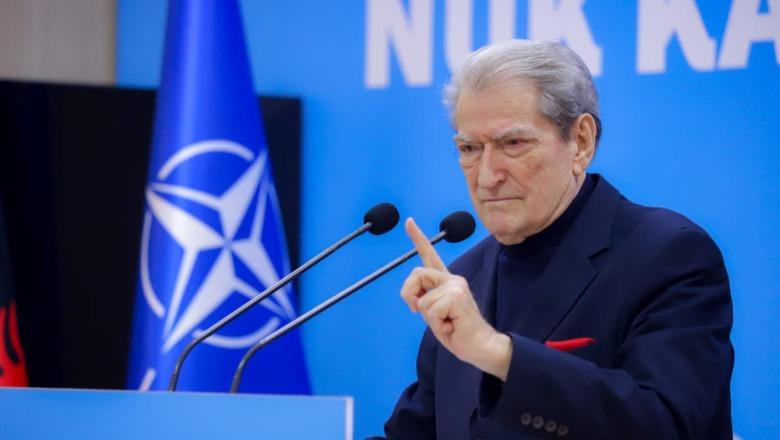 I përjashtuan pas mbështetjes për Salianjin, Berisha i shpall tradhtarë dy demokratët e Durrësit: Punuan për PS, përdorën postet si Dash Sula