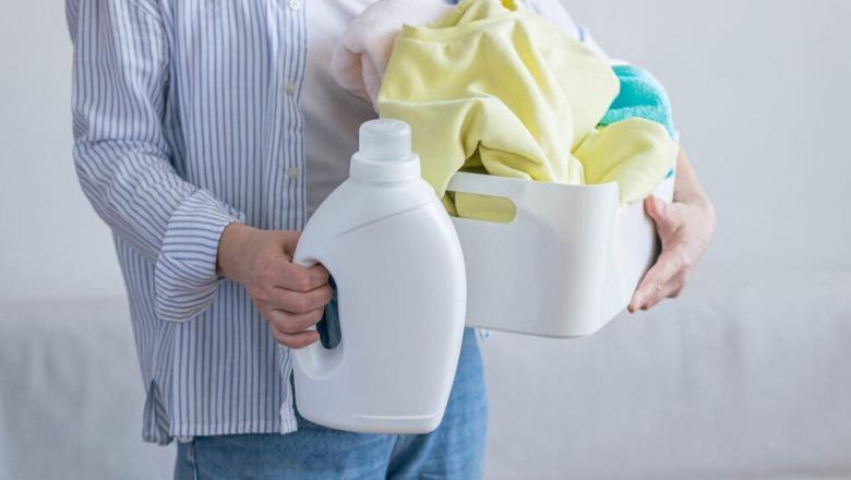 Nga maji, prodhuesit vendas paralajmërojnë shtrenjtim të çmimeve për detergjentët