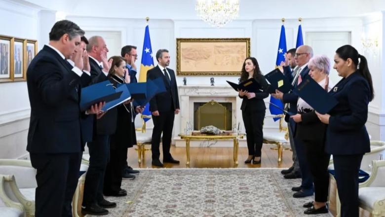 Kosovë/ Betohen para Presidentes Osmani 9 anëtarët e rinj të KQZ-së