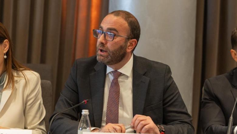 Bardhi: Shumica po zhbën Kuvendin për të shmangur kontrollin, kërkesat e opozitës mbeten pa përgjigje! Xhixho: Në Parlament miratohen ligje me porosi