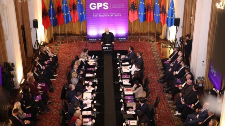 Rama mbledh sot Grupin e PS në pallatin e Kongreseve, në fokus axhenda parlamentare dhe strategjia e komunikimit! Raporton edhe drejtoresha e Kadastrës