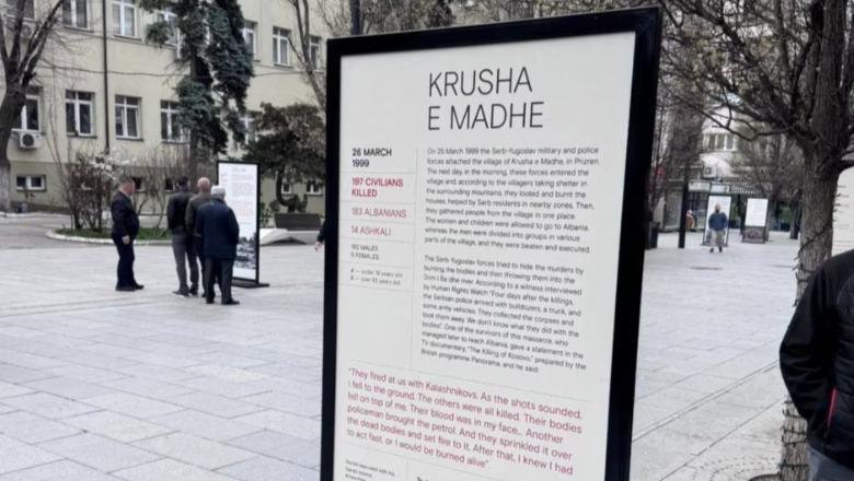 Komuna e Prishtinës largon ekspozitën për masakrat në Kosovë, autoritetet kërkojnë llogari për pasaktësitë