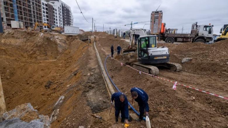 Shembja e rrugës në Prishtinë, çfarë dihet dhe çfarë mbetet e paqartë