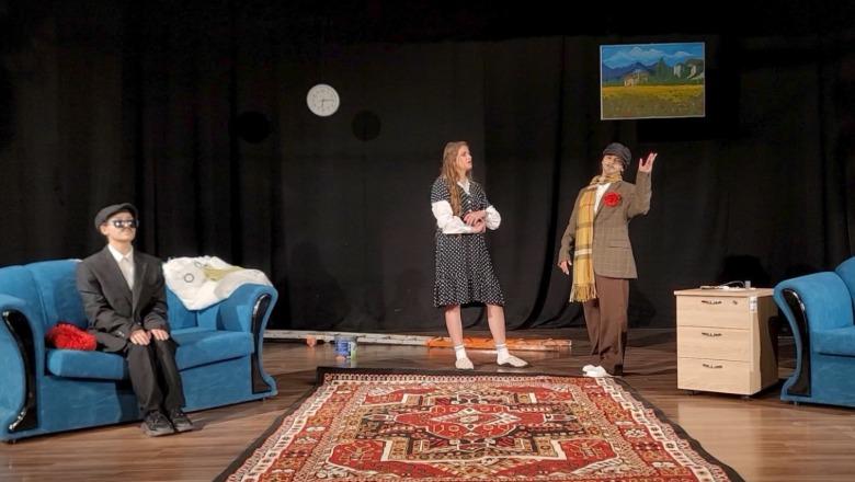 Nxënësit vendosin në skenë 'Tri gra dhe një burrë',  7 gjimnaze të Durrësit në garë për çmimin “Moisiu i ri”