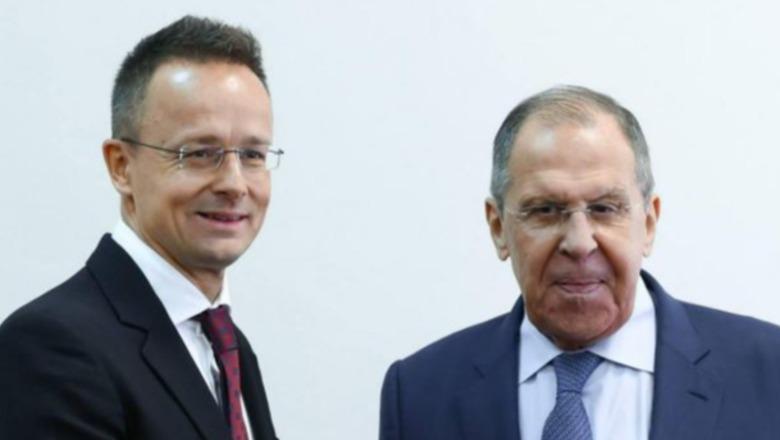Regjistrimi që implikon ministrin hungarez, i premtonte Lavrovit heqjen e sanksioneve ndaj një gruaje
