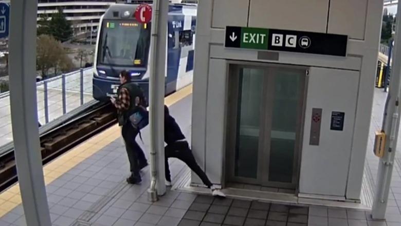 Pasagjeri në Seattle tmerrohet për vdekje, 26-vjeçari e shtyn në shinat e e trenit! Deklarata e autorit para gjykatës: Mund të ketë qenë binjaku im