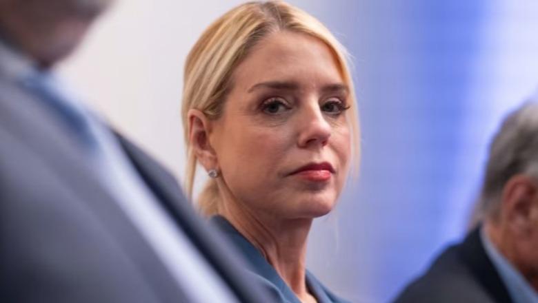 SHBA/ Presidenti Donald Trump shkarkon Pam Bondi nga detyra e Prokurores së Përgjithshme