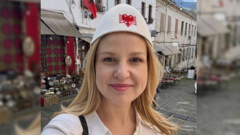 'Gëzuar Pashkët nga shtëpia e familjes Kokalari', Eurodeputetja Arba Kokalari uron besimtarët nga Gjirokastra