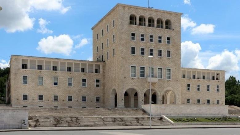 'Gjuha amtare është e drejtë, jo privilegj', Universiteti i Tiranës në krah të studentëve shqiptarë në Maqedoninë e Veriut: Duhet zgjidhje gjithëpërfshirëse