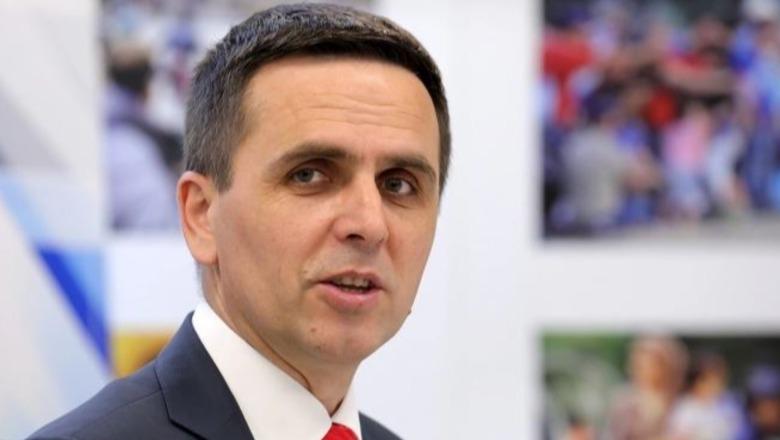 Kryetari i komunës së Tetovës jep premtimin pas protestës së studentëve, Kasami: Provimi i Jurisprudencës do të mbahet edhe në gjuhën shqipe