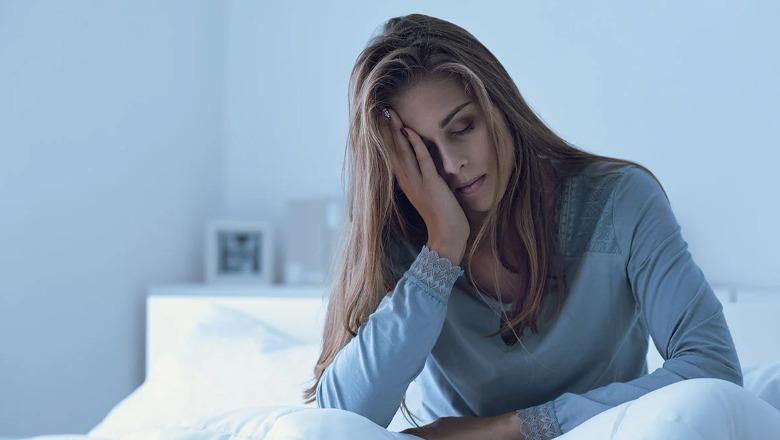 Zgjoheni të lodhur edhe pas një gjumi të gjatë? Ja pse ndodh