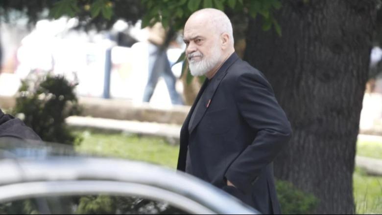 Kryeministri Rama mbledh grupin parlamentar në kryesinë e Kuvendit, diskutime për axhendën parlamentare