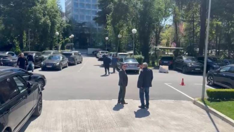 Protesta e 17 prillit dhe reforma zgjedhore e territoriale, Berisha takim me Mediun e Dukën