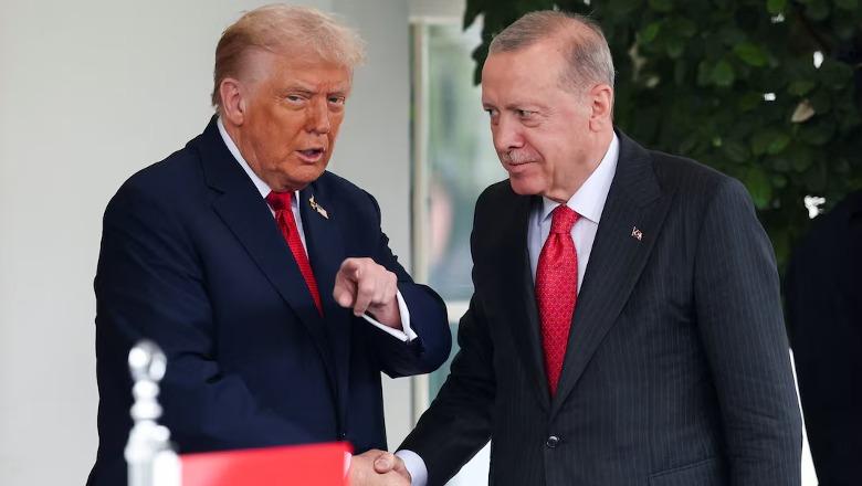 Erdogan bisedë telefonike me Trump: Mos lejoni që procesi i paqes të sabotohet