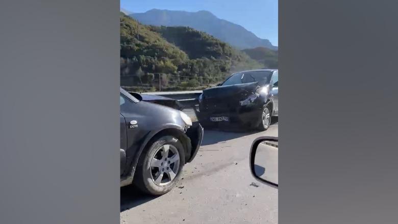 Aksident në rrugën e Lumit të Vlorës, disa persona të lënduar