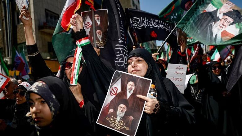 40 ditë nga vrasja e Ali Khamenei-t, iranianët përkujtojnë sot Udhëheqësin Suprem