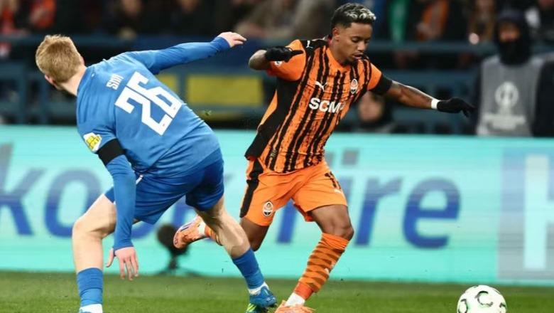 Conference League/ Fiorentina 'lan duart' nga Evropa, Vallecano mposht AEK-un e shqiptarëve! Fitojnë Mainz e Shakhtar Donetsk