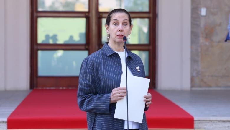 Programi pas shkolle, Kumbaro: Mësuesit do të shpërblehen me 1000 lekë ora, thirrja e hapur edhe për profesionistë jashtë sistemit