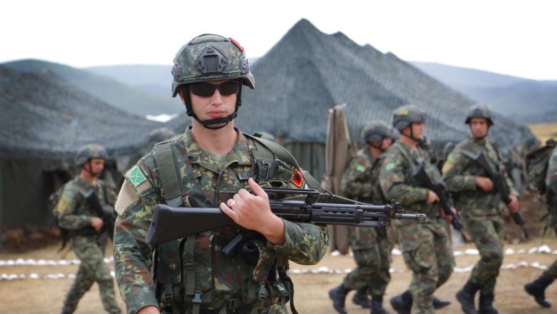 VKM/ Qeveria rrit angazhimin ushtarak jashtë vendit, përditësohen rregullat e misioneve në Britaninë e Madhe dhe në Bosnje Hercegovinë
