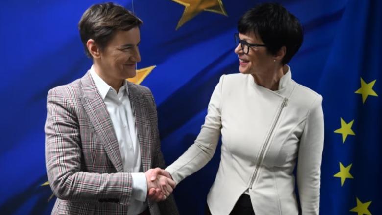 Komisionerja Kos: Brukseli gjithnjë e më i shqetësuar për Serbinë, po vlerësohen pagesat e reja